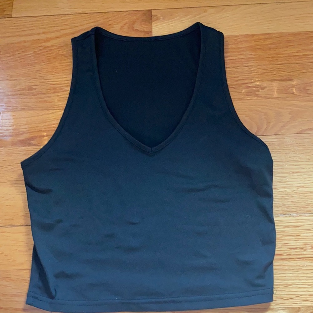 Black crop tank top